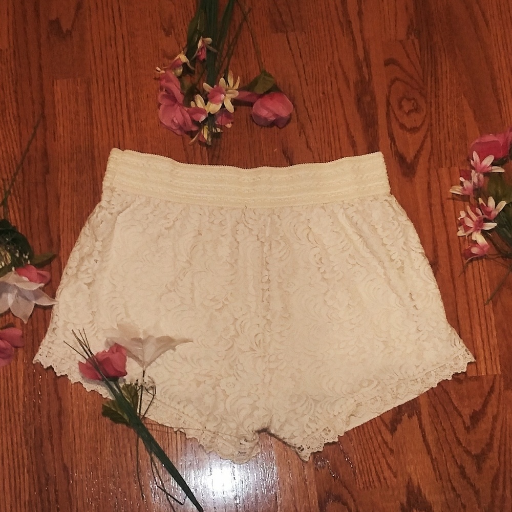 Cream Lace Shorts